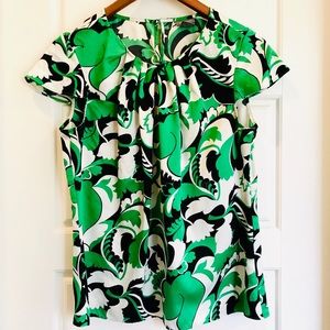 Ann Taylor capped sleeve blouse green/black/white